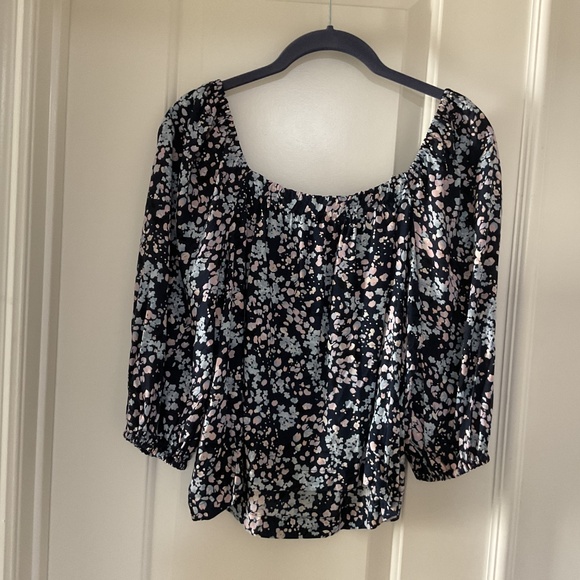 New without tags Sanctuary Navy flowered top - Picture 2 of 6